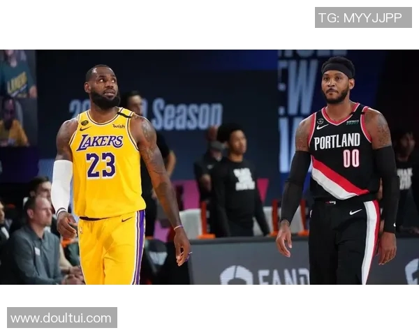 湖人对火箭半场比分揭晓精彩瞬间回顾与分析