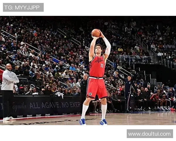 布鲁克洛佩斯：从NBA巨星到篮球战术革新的引领者